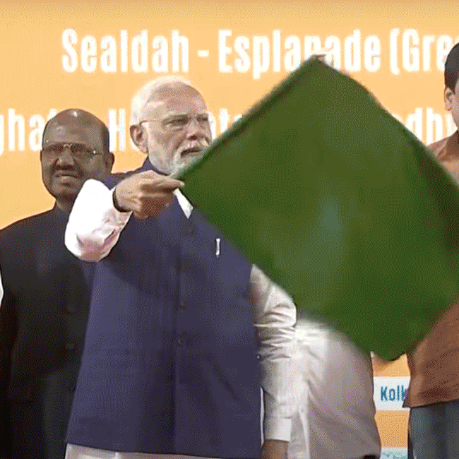 BJP, TMC, CPM demands credit for extended Kolkata Metro