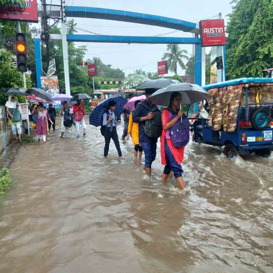 Nandanpalli area of Bankura city waterlogged due to continuous rains from low pressure dgtld