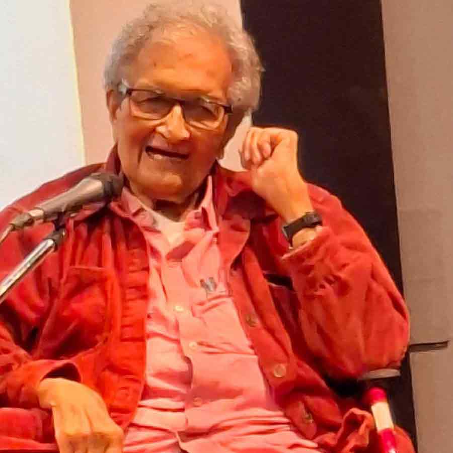 Amartya Sen speaks about Bengali speaking Migrant Labour harassment across India