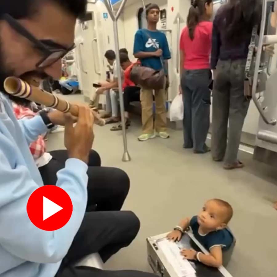 Baby boy joined as man playing flute inside Pune metro coach goes viral dgtl
