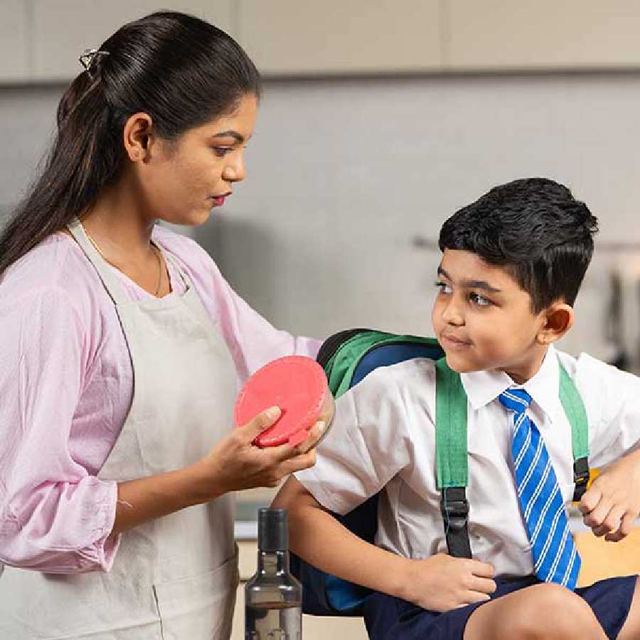 Five food options you should not give to your child’s tiffin box dgtl