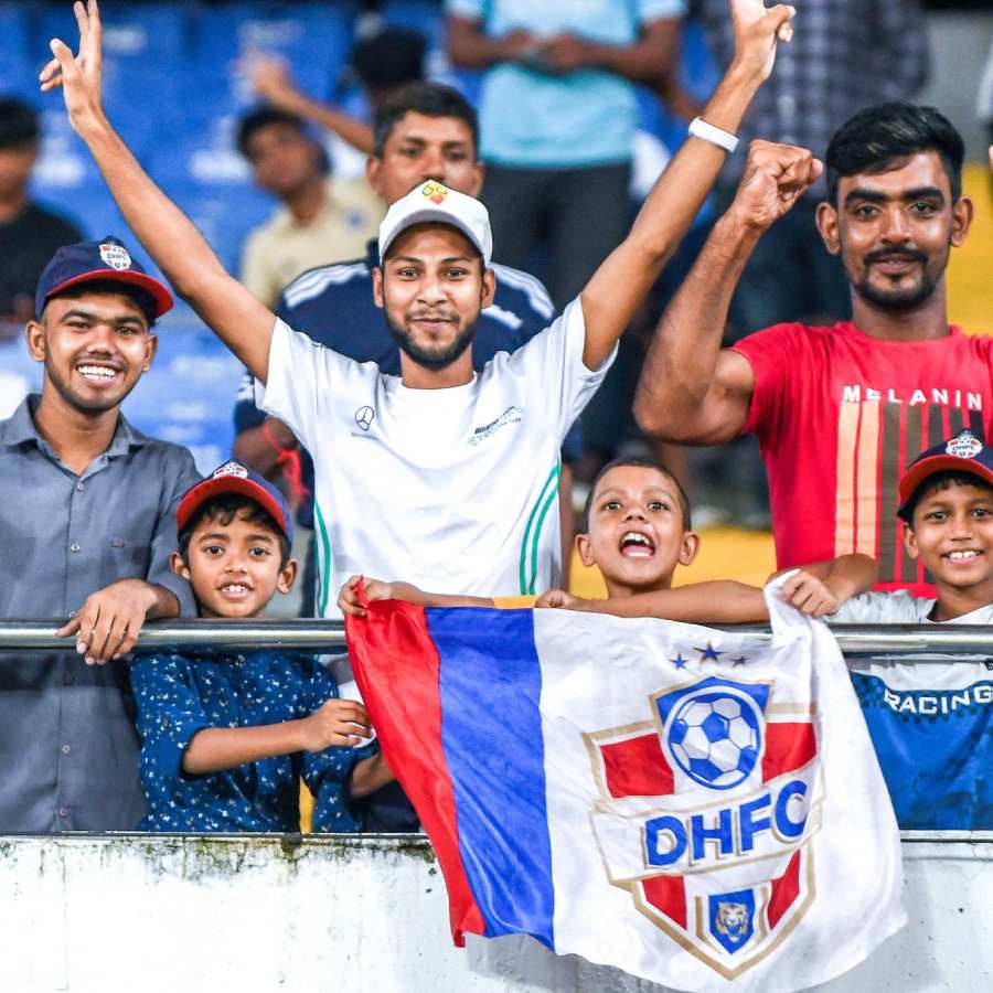 ডায়মন্ড হারবারের সমর্থকেরা।