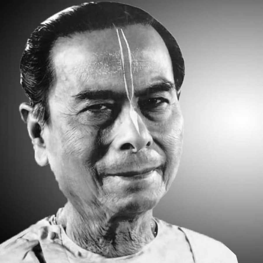 A seminar on Indian traditional dance and Natyasashtra was held on the occasion of the birth day of Manipuri Dance maestro Guru Bipin Singh