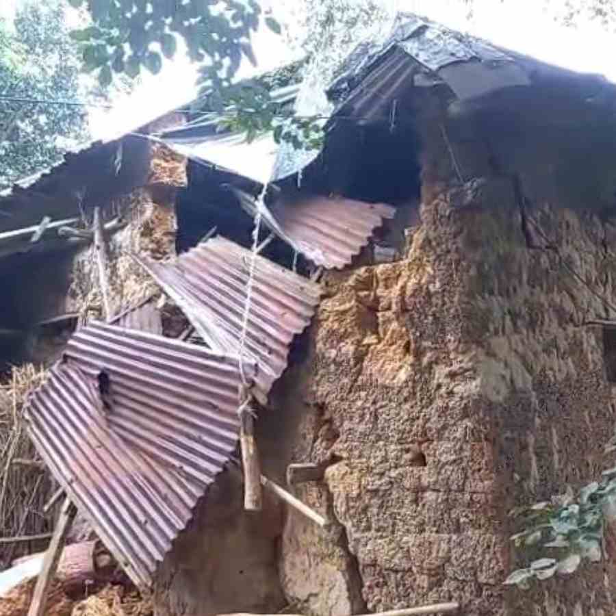 Seven families in Bankura homeless after house collapses dgtld