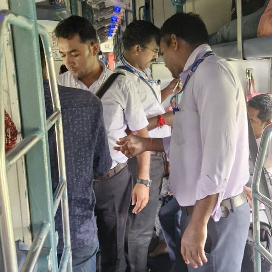 Kharagpur Division of South Eastern Railway collected almost 2 Lakh Rupees fine from people who were travelling without tickets dgtld