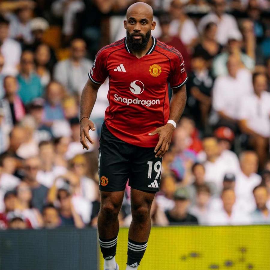 English premiere League match between Manchester United and Fullham FC ended in a draw