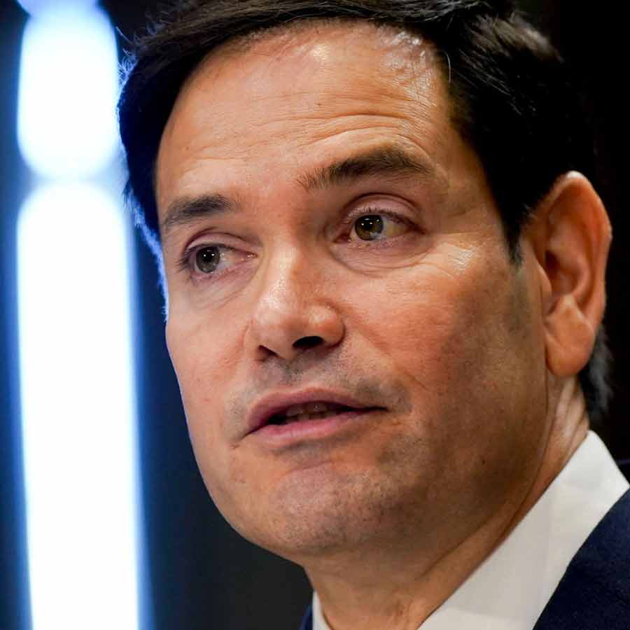 Donald Trump Sends US Warships and Nuclear Submarines Near Venezuela, Invasion Speculation Rises