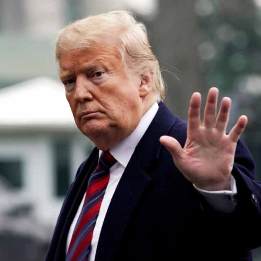 Donald Trump Sends US Warships and Nuclear Submarines Near Venezuela, Invasion Speculation Rises