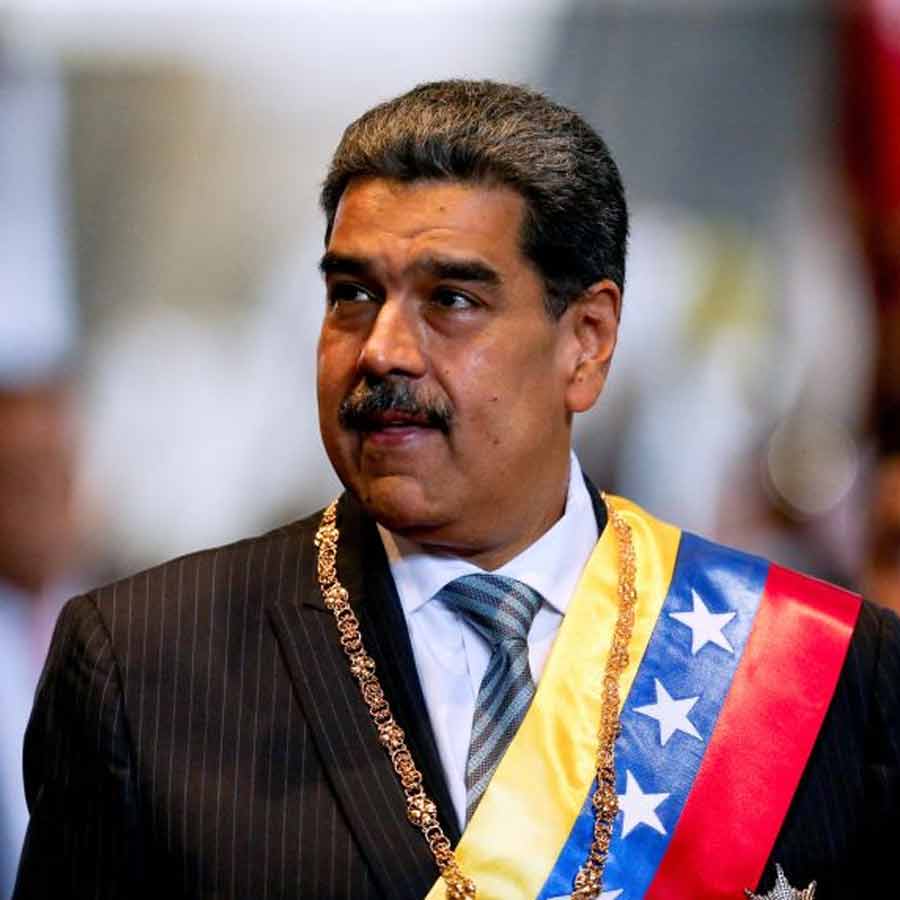 Donald Trump Sends US Warships and Nuclear Submarines Near Venezuela, Invasion Speculation Rises