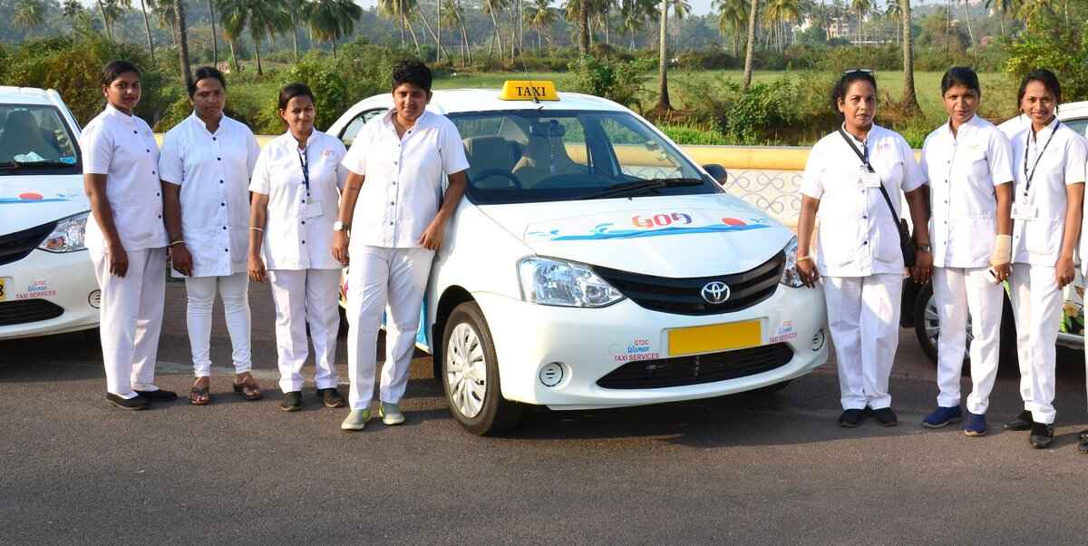 গোয়ায় ঘুরে বেড়ানোর জন্য সবচেয়ে নিরাপদ ও সুবিধাজনক মাধ্যম হল, অ্যাপ-ভিত্তিক ট্যাক্সি। যেমন গোয়া মাইলস বা অন্যান্য জনপ্রিয় রাইড-শেয়ারিং অ্যাপ। এগুলি ভাড়ার ক্ষেত্রে স্বচ্ছতা নিশ্চিত করে এবং অপরিচিত চালকের সঙ্গে সফরের ঝুঁকি কমিয়ে দেয়।