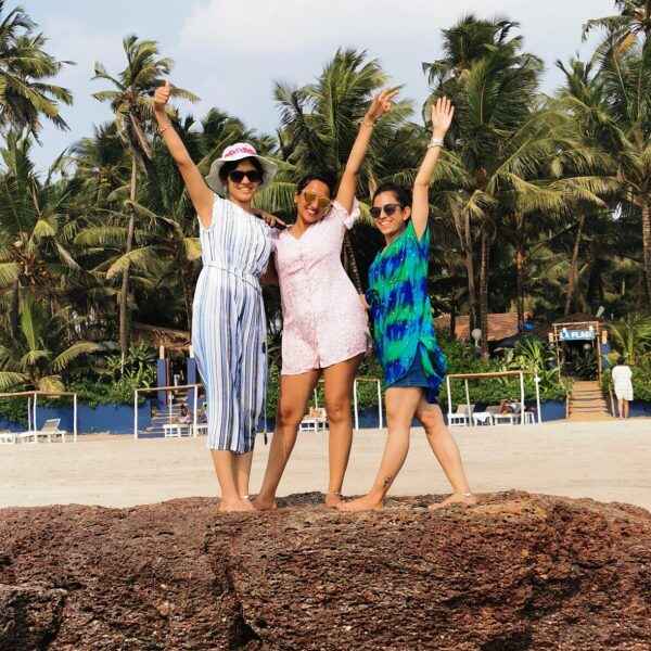 গোয়ায় গার্লস ট্রিপ শুধু ঘুরে বেড়ানোর জন্য নয়। এটি বন্ধুত্বের উদযাপন এবং নতুন স্মৃতি তৈরির একটি সুন্দর সুযোগ। এই সহজ টিপসগুলি অনুসরণ করলে আপনার ভ্রমণ হবে নিরাপদ, মজাদার এবং চিরকাল মনে রাখার মতো। ( এই প্রতিবেদনটি ‘আনন্দ উৎসব’ ফিচারের একটি অংশ। )