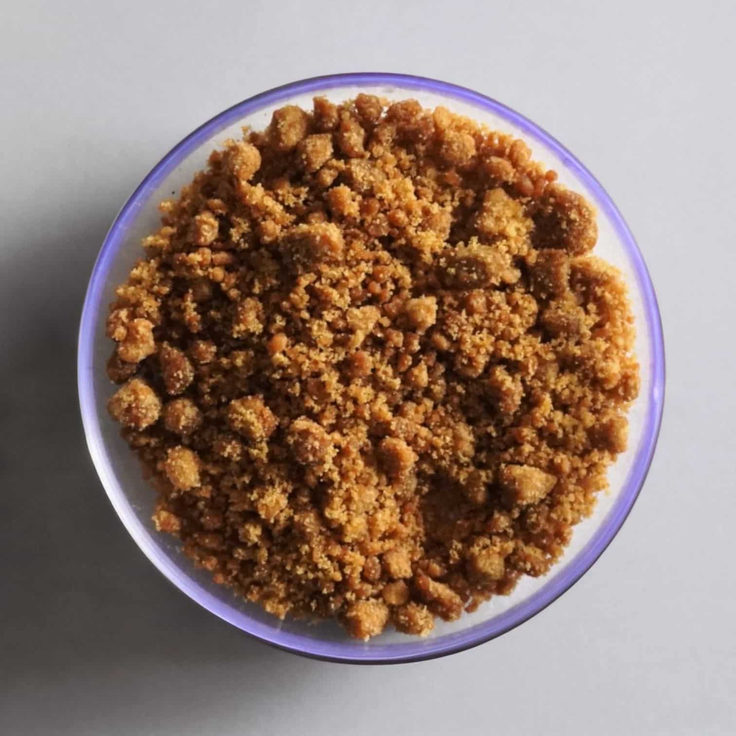 এর পর এতে যোগ করুন ১ কাপ গুড়। খুব সহজেই এটি গলে গিয়ে মিশে যাবে আটার মিশ্রণের সঙ্গে।