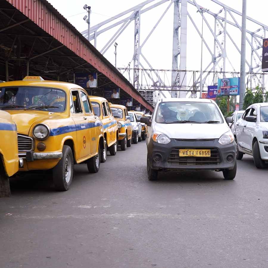 Howrah–Sealdah Metro Services Begin Operations dgtl