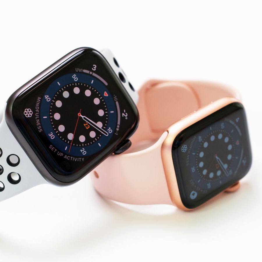 বোটের লুনার ভিস্তাও কিনতে পারেন এই পুজোয়। আলাদাই মাত্রা যোগ করবে এটি আপনার পুজোর সাজে। ১.৫২ ইঞ্চির একটি ডিসপ্লে সহ এই ঘড়িতে রয়েছে হার্ট রেট, অক্সিজেন মাপার সুবিধাও। ট্র্যাক করতে পারবেন শরীরচর্চার নানা পরিমাপও। 