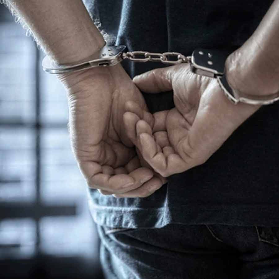 A 'criminal' named Mujahid Anwar arrested from a rented house in Tamluk after receiving a tip-off from a secret source dgtld