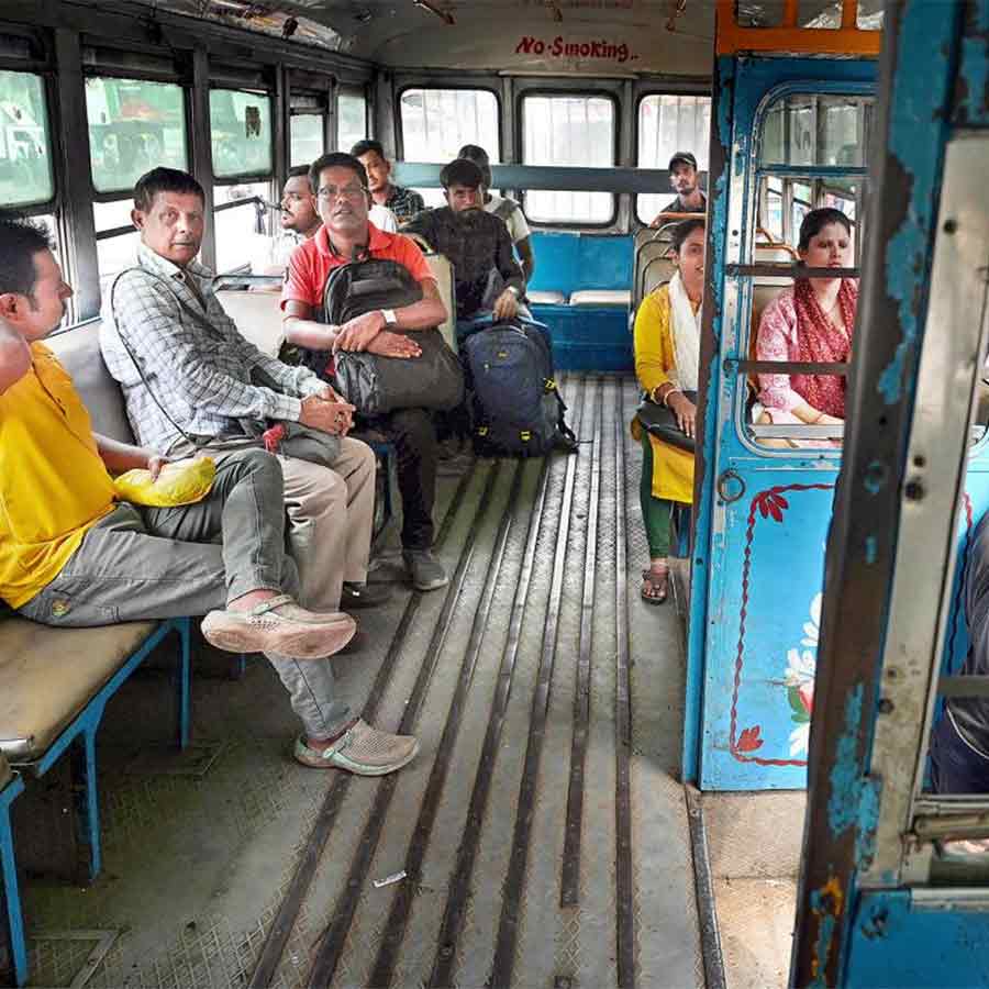 New metro is attracting many passengers, bus workers are worried