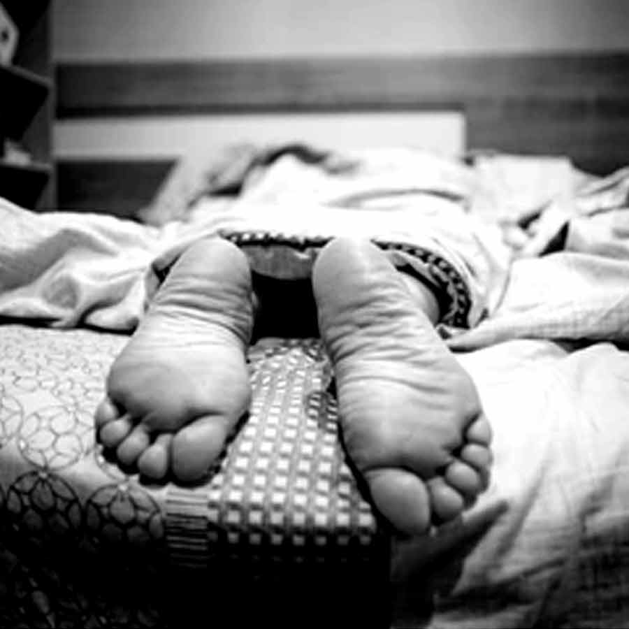 Bar dancer found unconscious in a guest house of Anandapur, later died dgtl