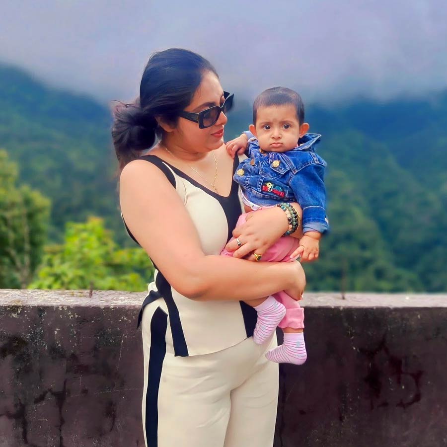 Actress Sreemoyee Chattoraj shares a horrible incident  that happened with her daughter dgtl