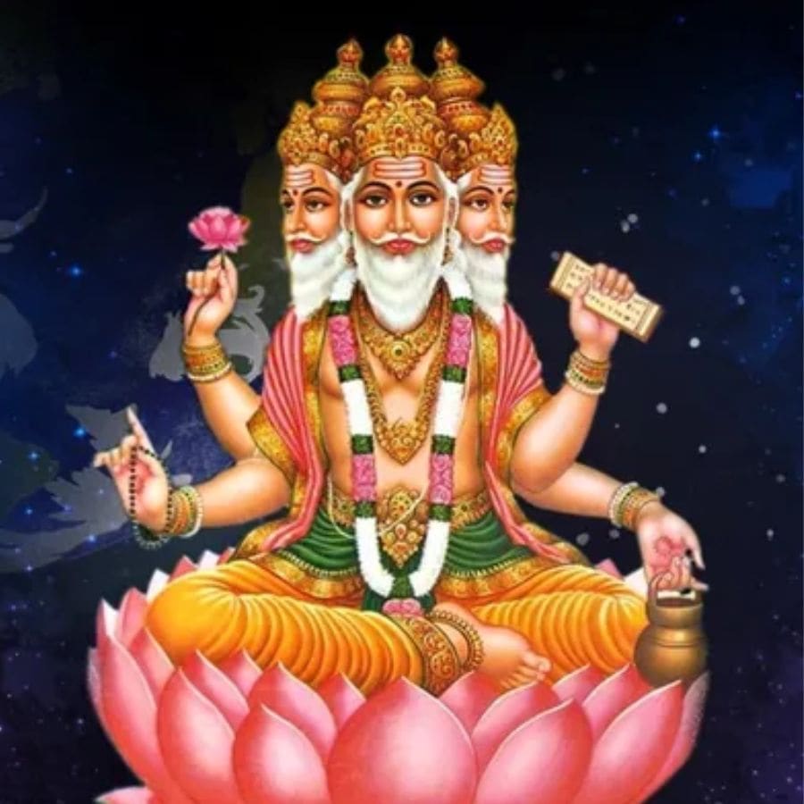 ৬। এর উত্তর খুঁজতেই ব্রহ্মা পরামর্শ দিলেন, এই পুজোর জন্য রাবণের চেয়ে যোগ্য পুরোহিত আর কেউ হতেই পারেন না।‌