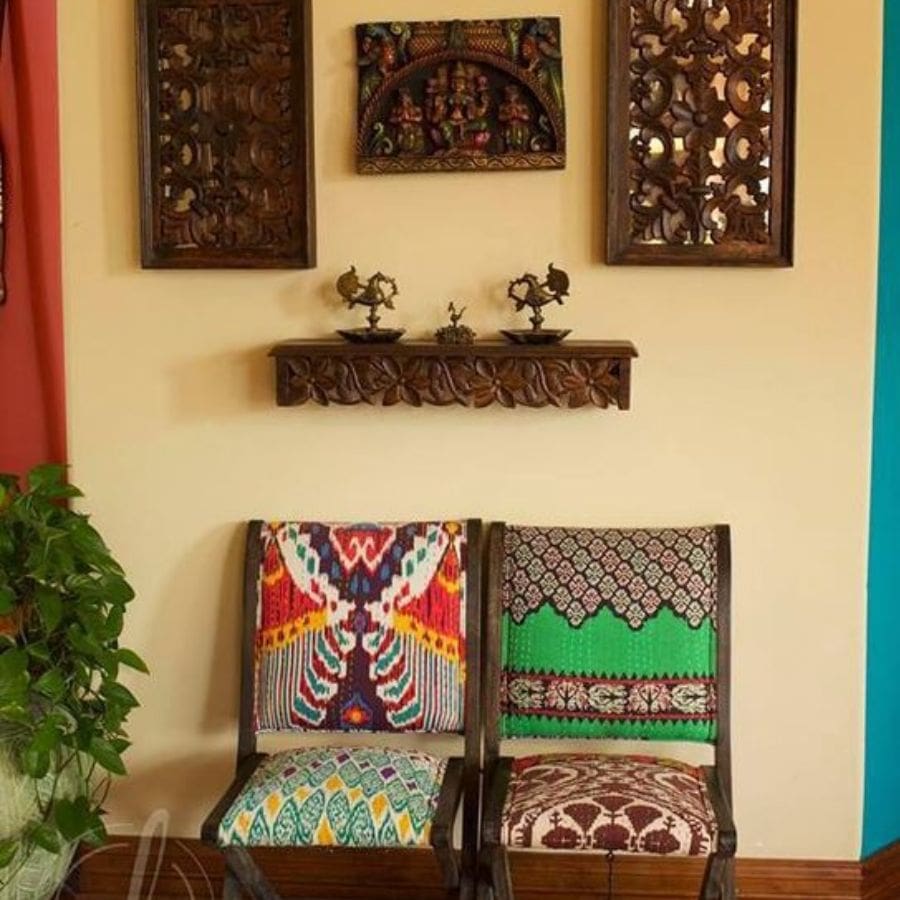 এক কথায় বলতে গেলে, আধুনিক ডিজাইনের সঙ্গে ঐতিহ্যের মেলবন্ধনই পুরনো ধারাকে আবার ফিরিয়ে আনার মূল চাবিকাঠি।   (এই প্রতিবেদনটি 'আনন্দ উৎসব' ফিচারের একটি অংশ)।