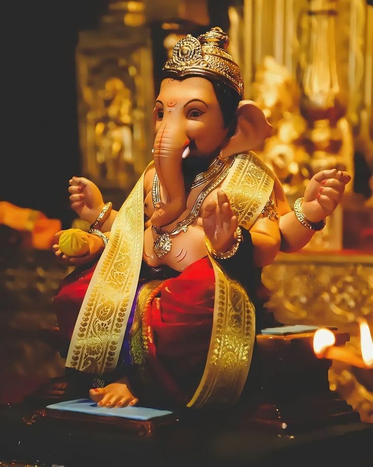 বাংলায় বসেই বদ্রীনাথ দর্শন করতে চান? তা হলে কাঁকিনাড়ার ৯ নম্বর গলির ছাত্র সঙ্ঘে যেতে হবে। এ বার সেখানেই দেখতে পাবেন এই বিখ্যাত মন্দির। 