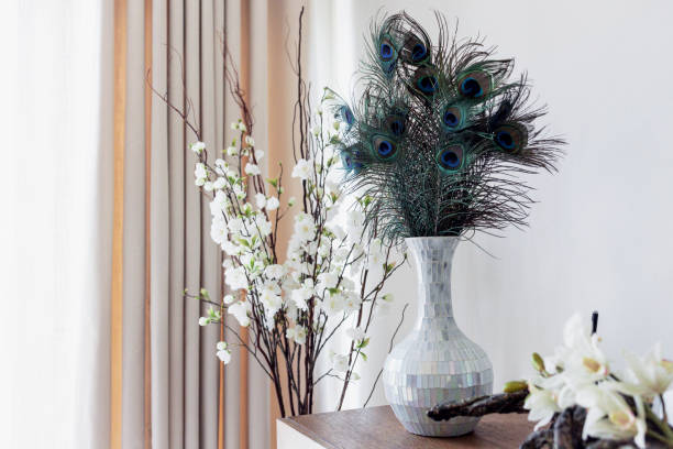 এছাড়া ঘরে সুখ শান্তি বজায় রাখতে কচ্ছপ, ময়ূর পালক রাখতে পারেন। এছাড়া সৌভাগ্য ফেরাতে স্ফটিক শ্রীযন্ত্র রাখতে পারেন। (এই প্রতিবেদনটি ‘আনন্দ উৎসব’ ফিচারের একটি অংশ।)