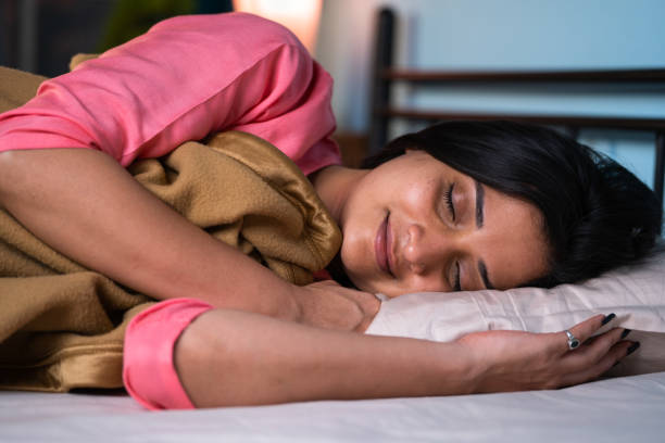 উপোসের সময়ে শরীরকে বিশ্রাম দেওয়া খুব জরুরি। তাই পর্যাপ্ত ঘুম নিশ্চিত করুন। ৭-৮ ঘণ্টা ঘুম শরীরকে চাঙ্গা করতে সাহায্য করবে এবং পরের দিনের জন্য শক্তি জোগাবে।