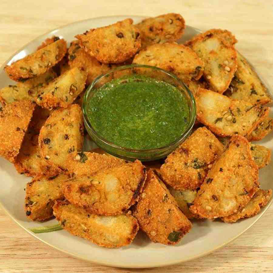 A crispy Kalmi Vada from Rajasthan cuisine can be your any day go to snacks dgtl