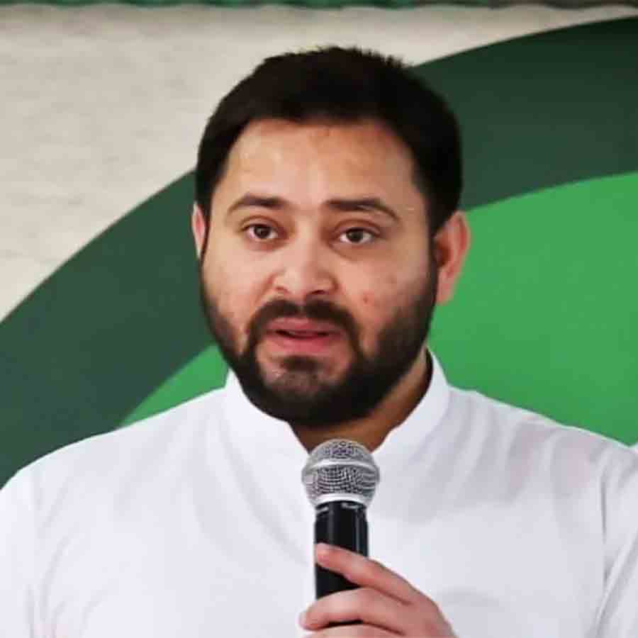 Tejaswi Yadav appeals to RJD workers to help people adding names in voters’ list