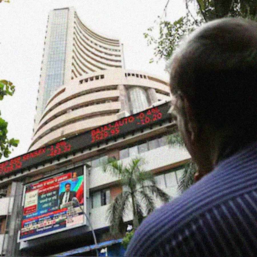 Indian stock benchmarks saw worst day in 3 months due to secondary tariff imposed by US, Sensex, Nifty falls dgtl