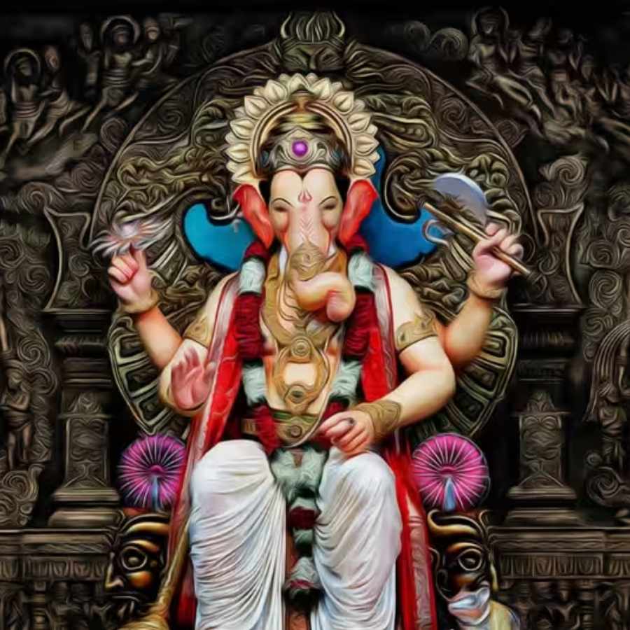 ১। পুরাণে গণেশের বেশ কিছু অবতার উল্লেখ আছে। তার মধ্যে এক বিশেষ রূপ হল ময়ূরেশ্বর। দেবতাদের প্রার্থনায় সাড়া দিয়ে তিনি এই অবতারে আবির্ভূত হয়েছিলেন অসুর সিন্ধুকে বধ করার জন্য।