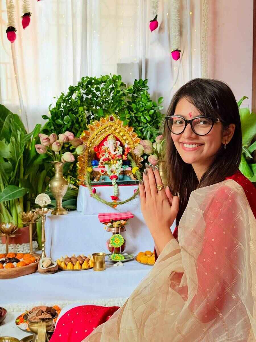 গণেশ বন্দনায় সুস্মিতা চট্টোপাধ্যায়।