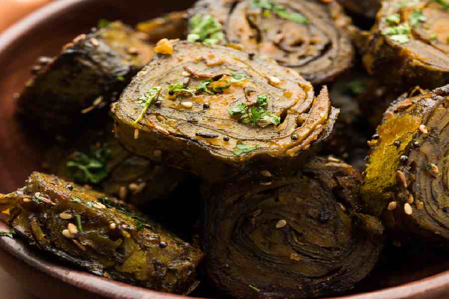 কচুপাতা দিয়ে তৈরি গুজরাতের খাবারটি একবার বানিয়ে দেখুন।