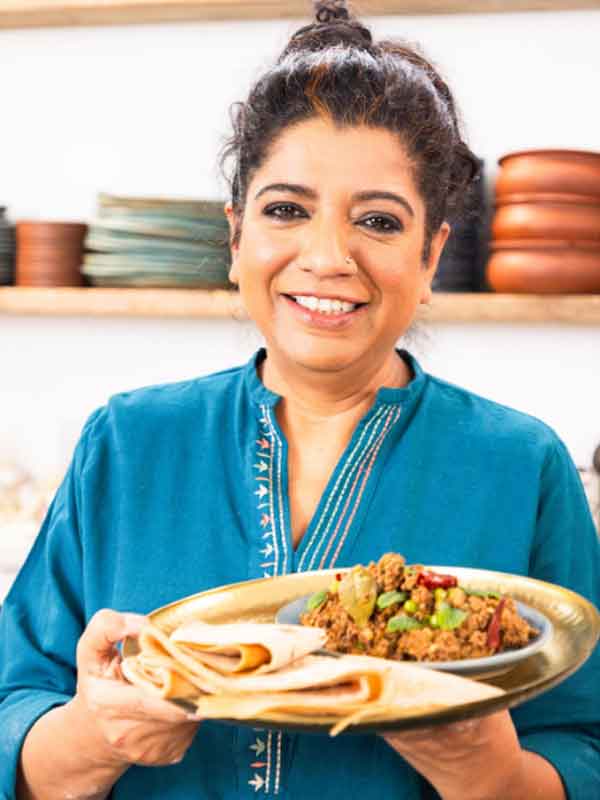 লন্ডনের হোটেল শিল্প জগতে এখন পরিচিত মুখ আসমা।