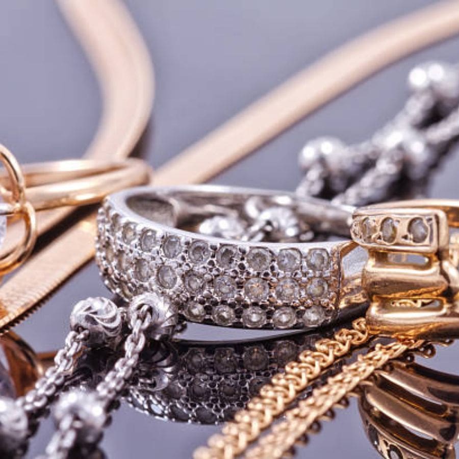 Neckline-based jewellery styling tips for blouses and kurtis dgtl