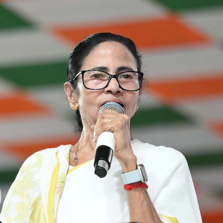 CM Mamta Banerjee to publish a book on the Indian prime ministers