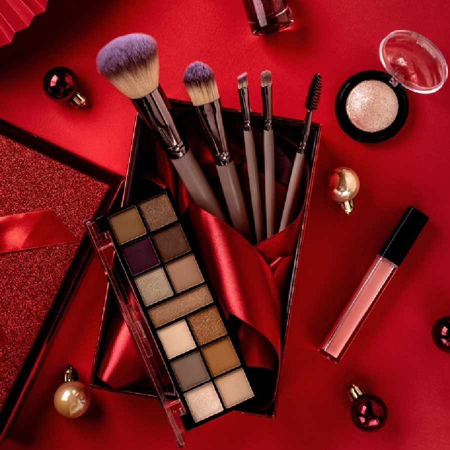 Tips you should follow if you want to reuse dried Makeup Products at home dgtl