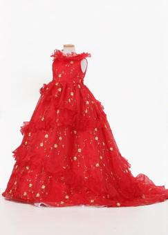 ছোটদের জন্য পোশাক: ছোটদের জন্য আরামদায়ক পোশাকই সেরা। ছেলেদের ক্ষেত্রে কুর্তা-পাজামা বা ডেনিম ট্রাউজার্সের সঙ্গে টি-শার্ট খুব ভাল লাগবে। মেয়েদের জন্য স্কার্ট-টপ সেট, ফ্রক বা ছোট লেহঙ্গা আকর্ষণীয় হতে পারে।