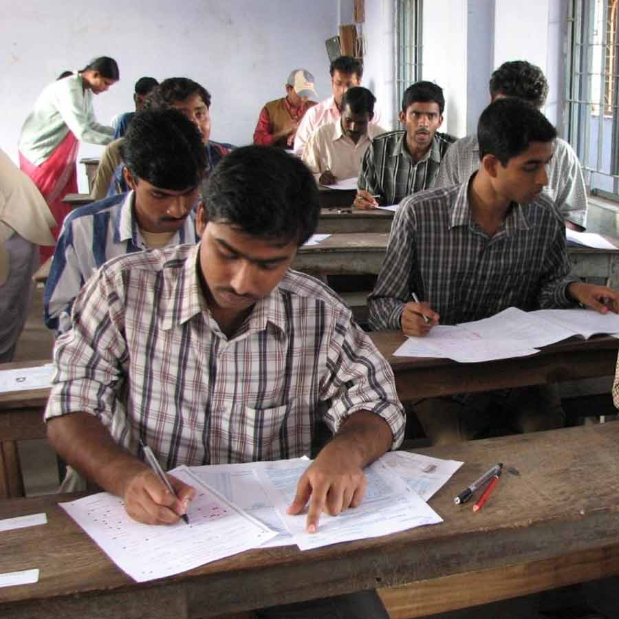 Check SSC SLST Exam 2025 rules and regulations for Examinees Dgtl