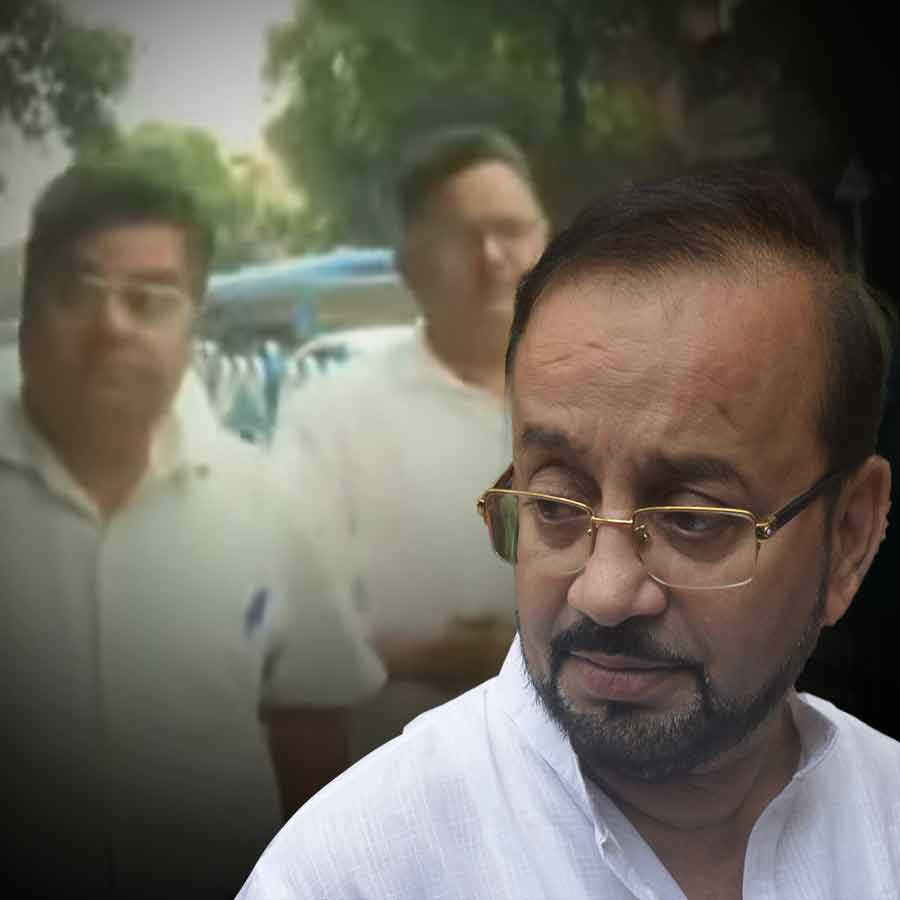 CBI raids Deputy Mayor of Kolkata Municipal Corporation Atin Ghosh’s house in RG Kar Case dgtl