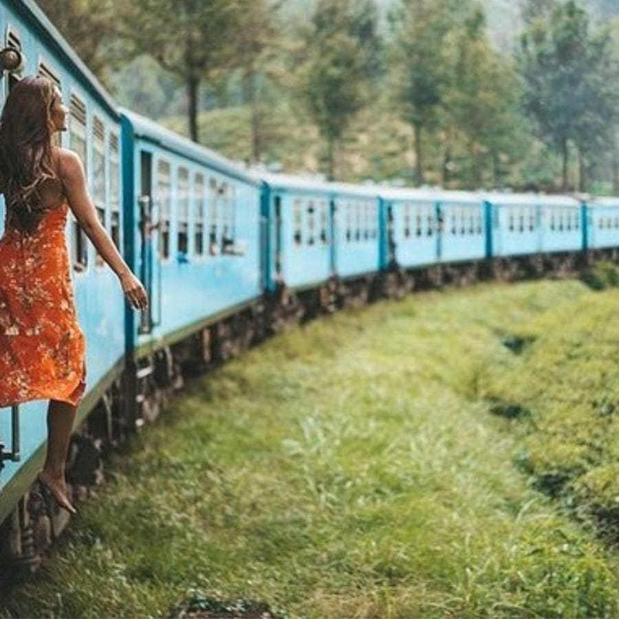 10 Essential Train Travel Tips to Make Your Durga Puja Journey Memorable dgtl