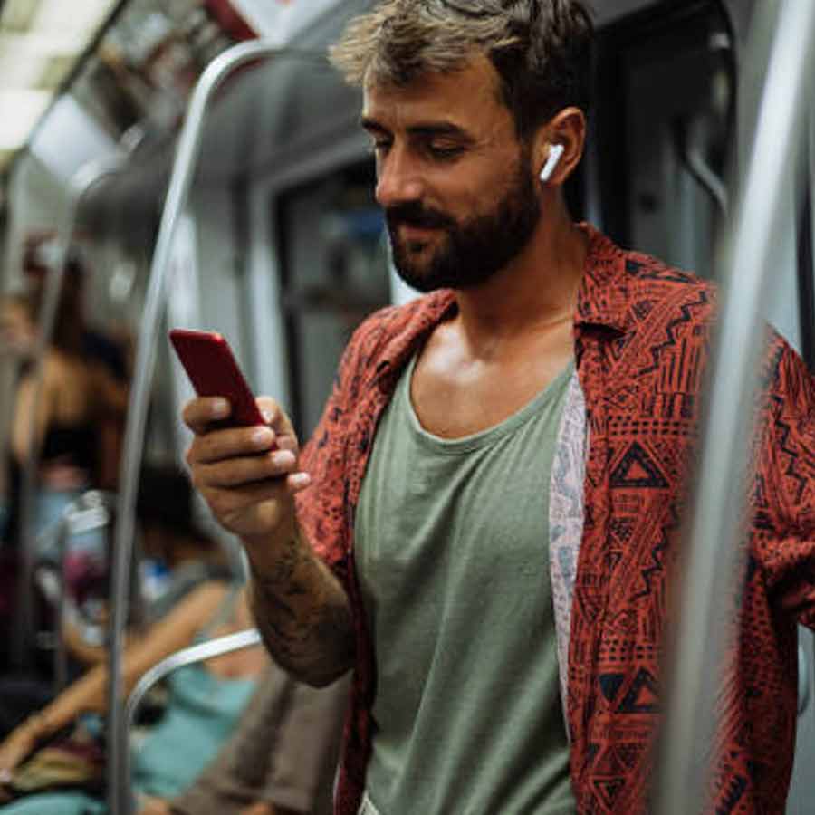 Transport for London asks commuters to wear headphones, will it start in Kolkata