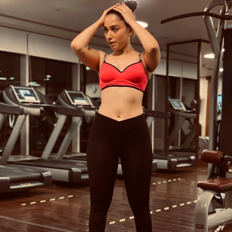 সূর্যোদয়ের আগে ঘুম থেকে উঠে নিয়ম মেনে দিনযাপন।