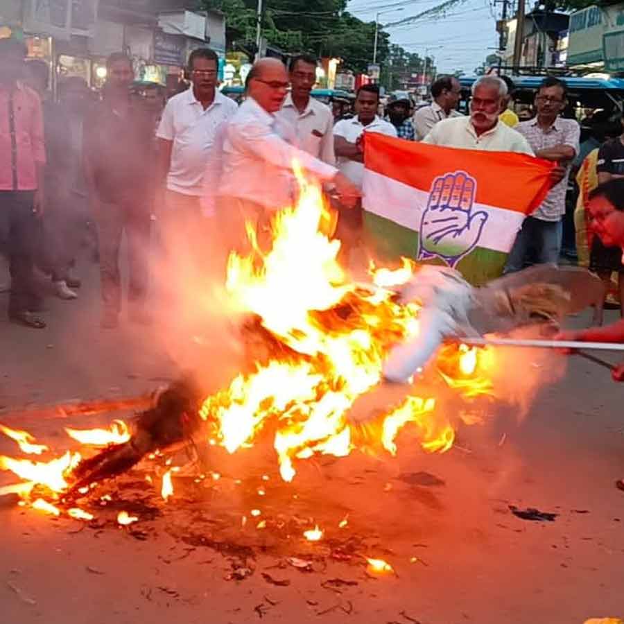 West Bengal PCC office attacked by BJP, complaint filed in police station