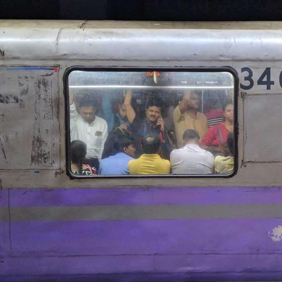 Blue line in kolkata metro became neglected after Esplanade-Sealdah and Noapara-airport lines are connected