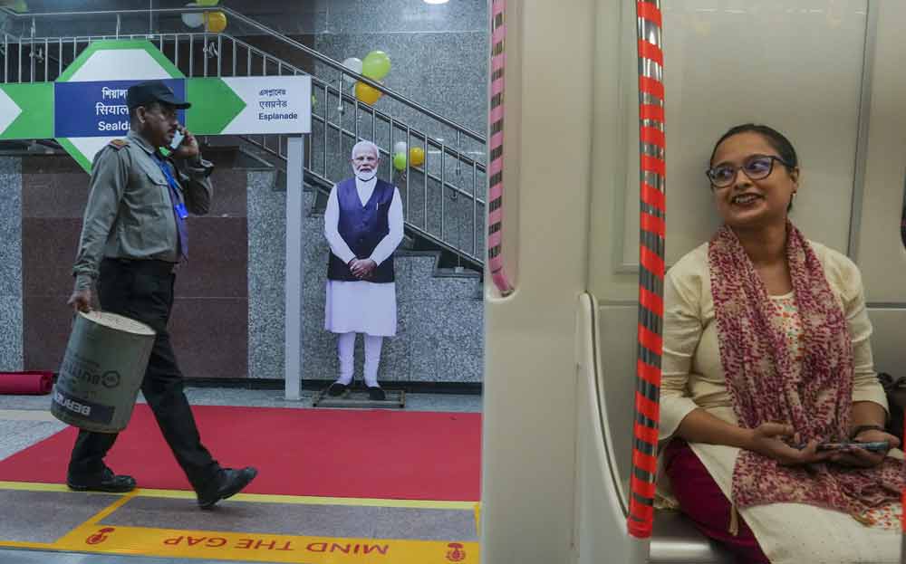 Blue line in kolkata metro became neglected after Esplanade-Sealdah and Noapara-airport lines are connected