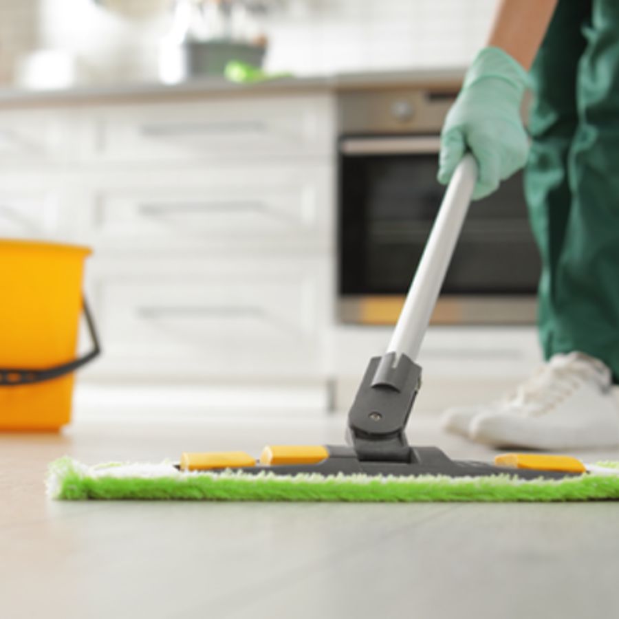 ৬। যতটা সম্ভব নিজে পরিষ্কার-পরিচ্ছন্ন থাকুন এবং নিজের বাড়িকেও সে ভাবেই রাখুন। বাড়ির কোথাও নোংরা জল জমতে দেওয়া যাবে না। 