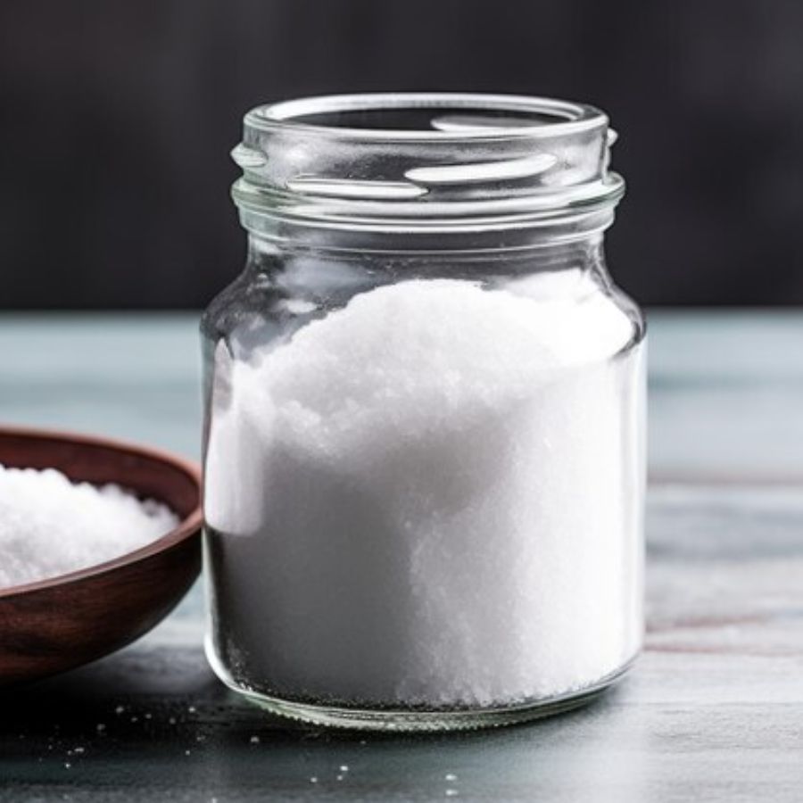 ৮। খেয়াল রাখুন বাড়িতে নুন এবং চিনি যেন পুরোপুরি শেষ না হয়ে যায়। অবশিষ্ট থাকতে থাকতেই কিনে নিয়ে আসুন। 