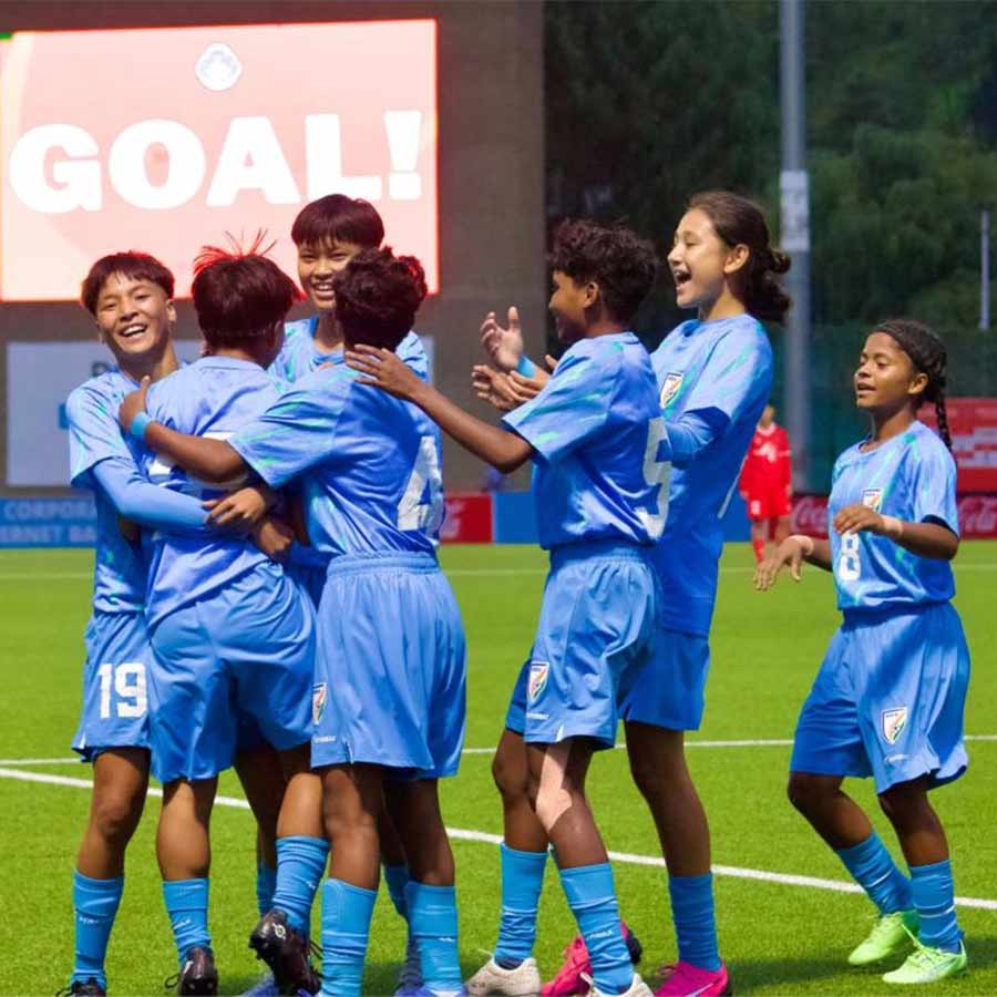 India became champions with 15 points from 5 matches