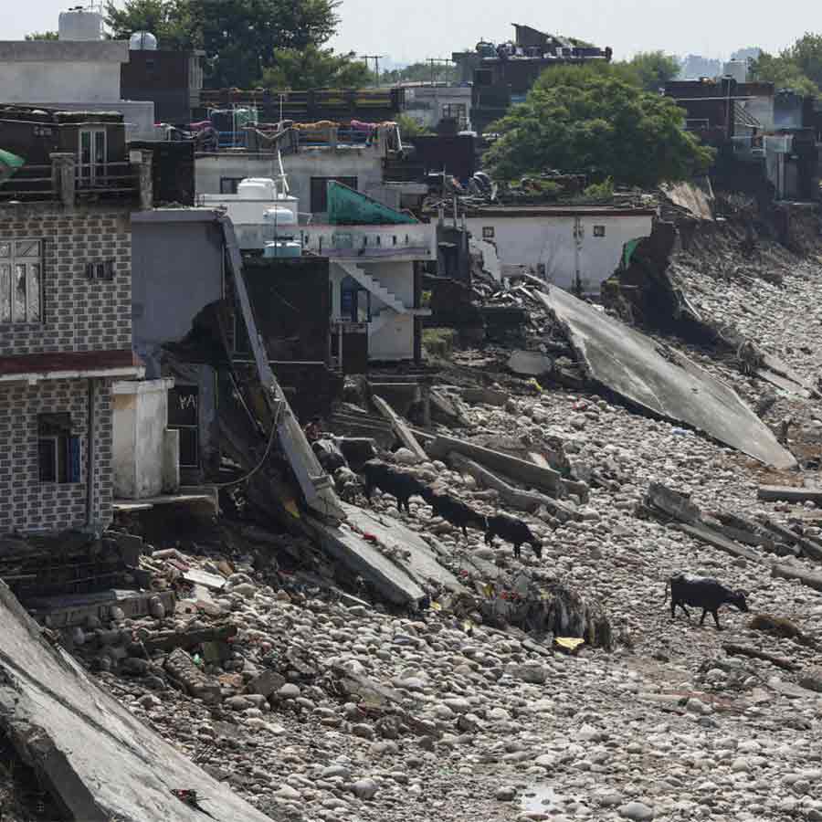 At least 3 killed, 4 missing after cloudburst in Rajgarh area of Ramban district in Jammu and Kashmir dgtl